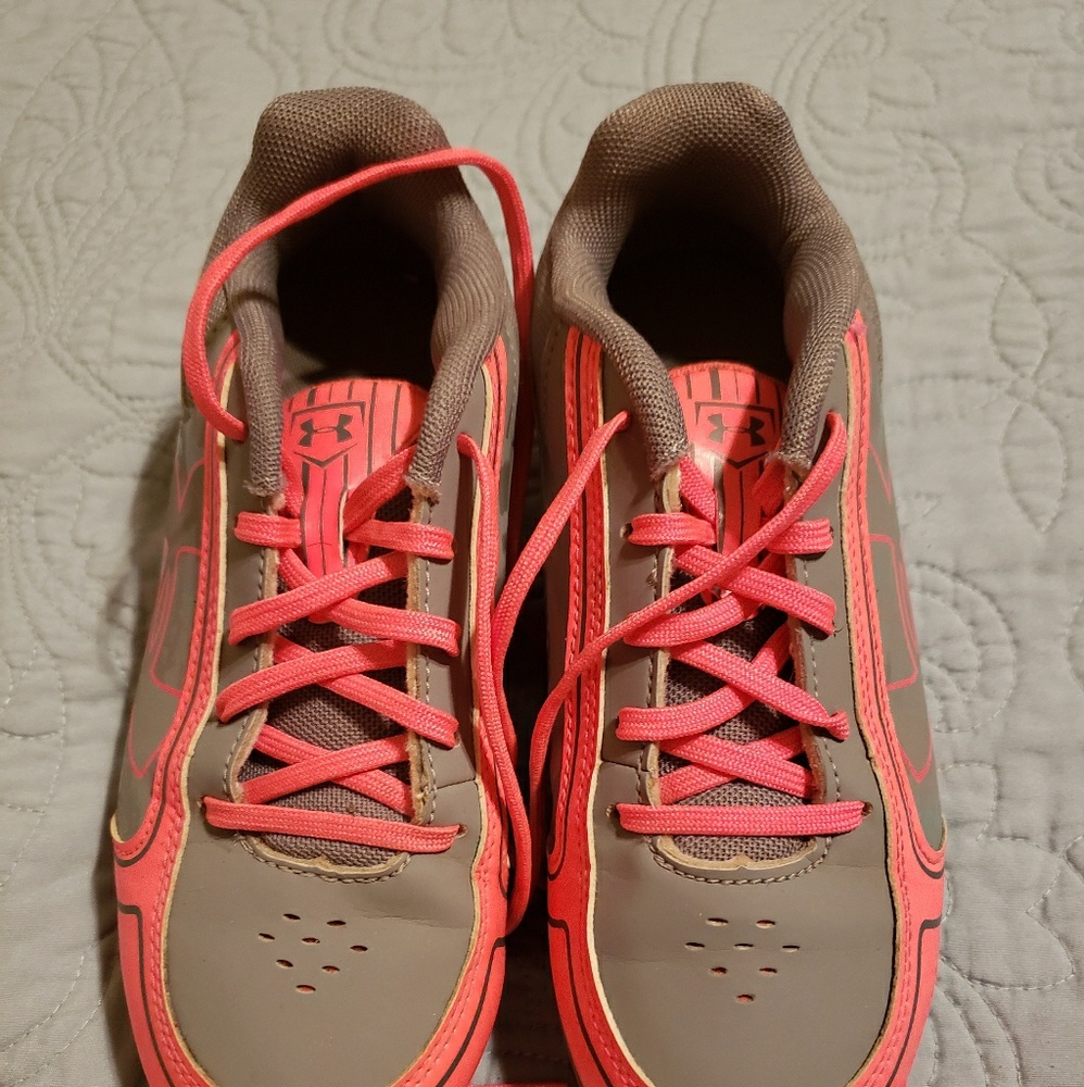 Girls under armour softball/football cleats